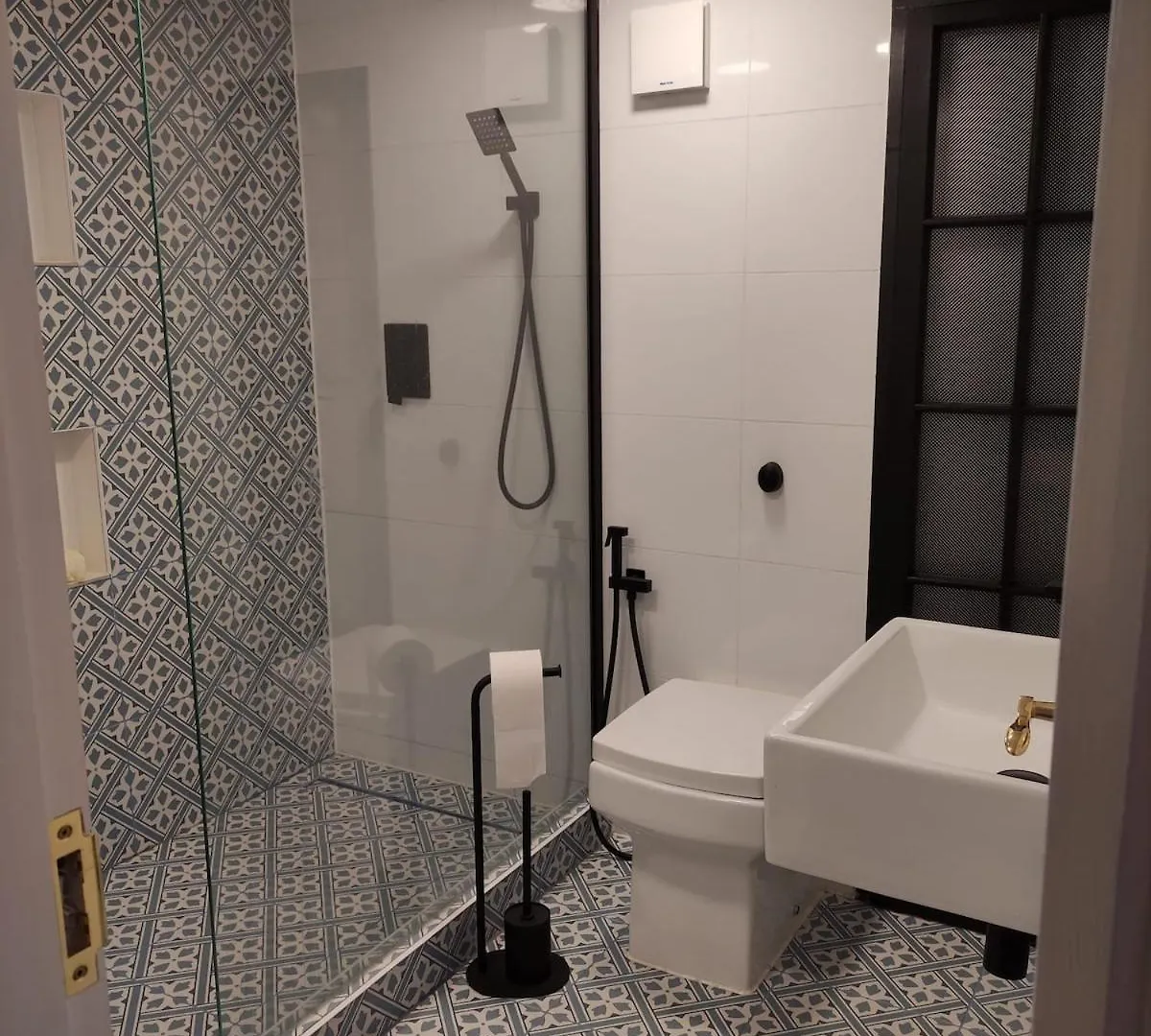 Whole Flat In A Newly Built In Newcastle Apartment
